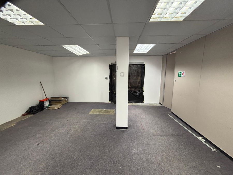 To Let Commercial Property for Rent in Rosendal Western Cape